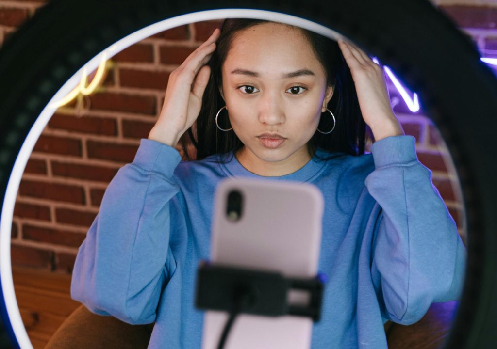 pexels-ivan-s-7676400